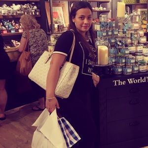 Meet your Posher, Fatima